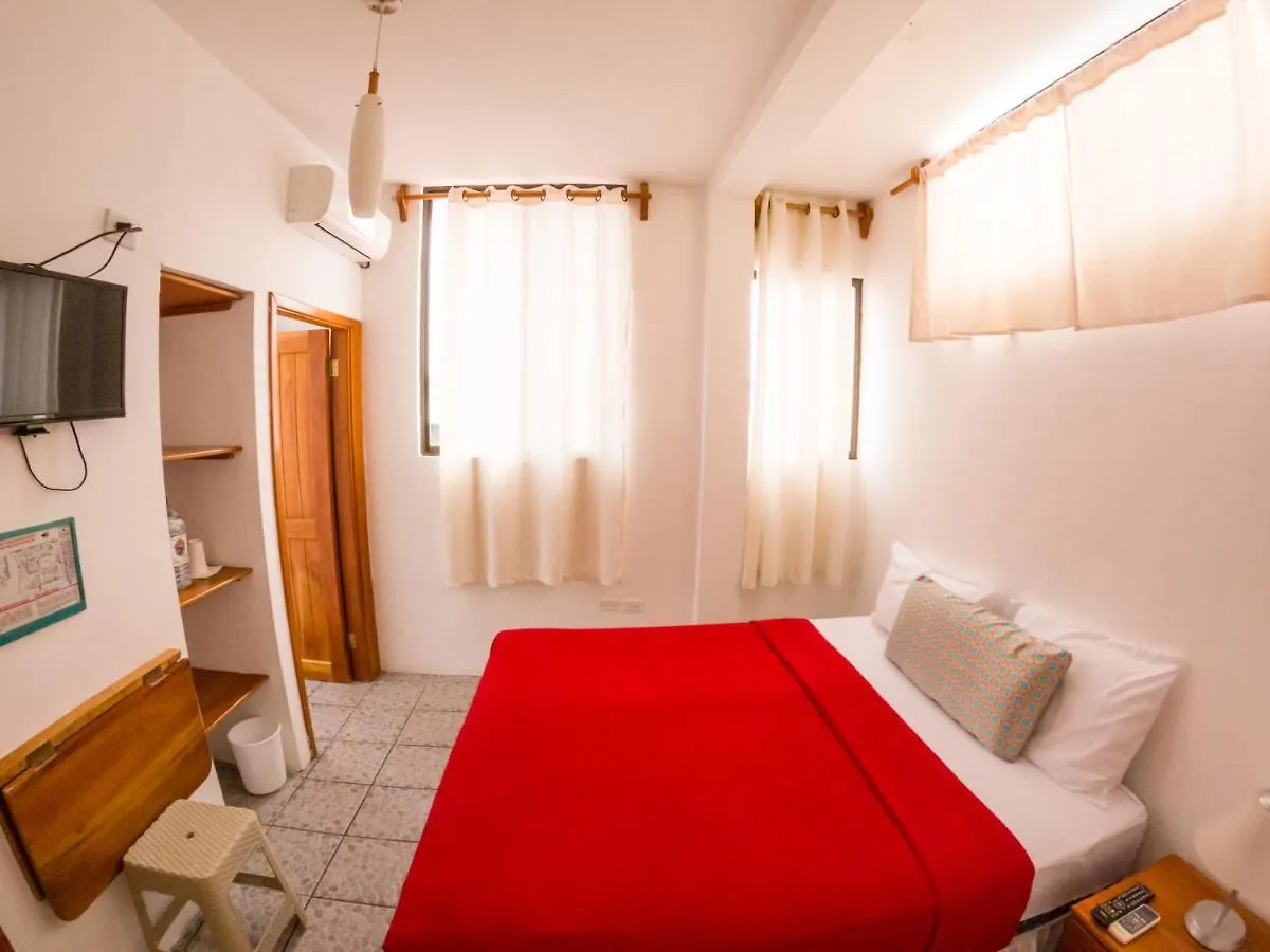 Casa Fragata Hotel Puerto Ayora  Pensión