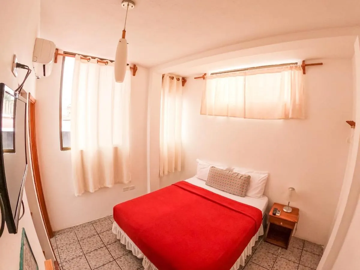 Casa Fragata Hotel Puerto Ayora  Pensión Puerto Ayora (Galapagos Islands)